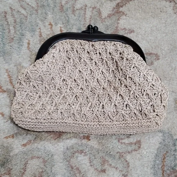 Vintage macrame crochet acrylic clutch - Picture 3 of 6